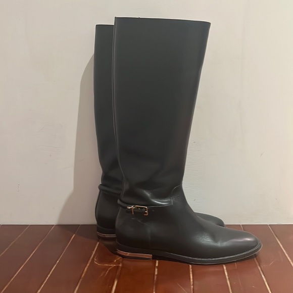 Burberry Endenbery Flat Knee High riding boot, size 36 - Picture 8 of 13